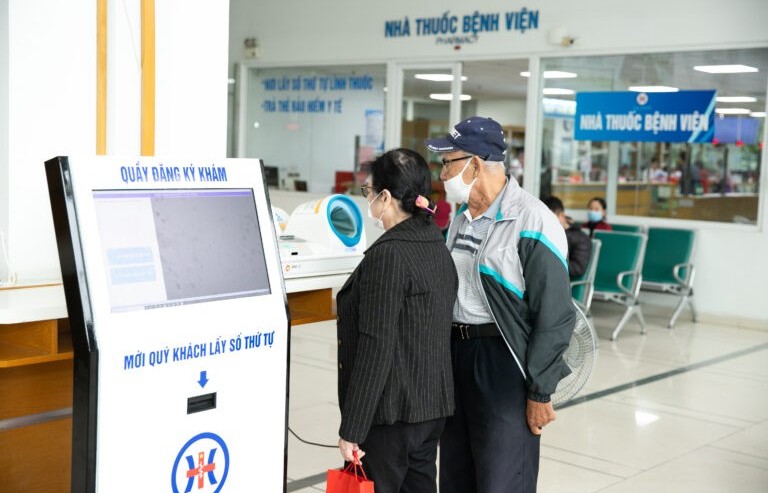 Tận tâm vì sức khỏe Nhân dân