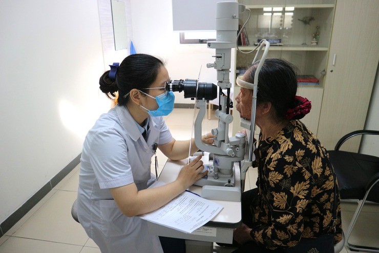 Tận tâm vì sức khỏe Nhân dân