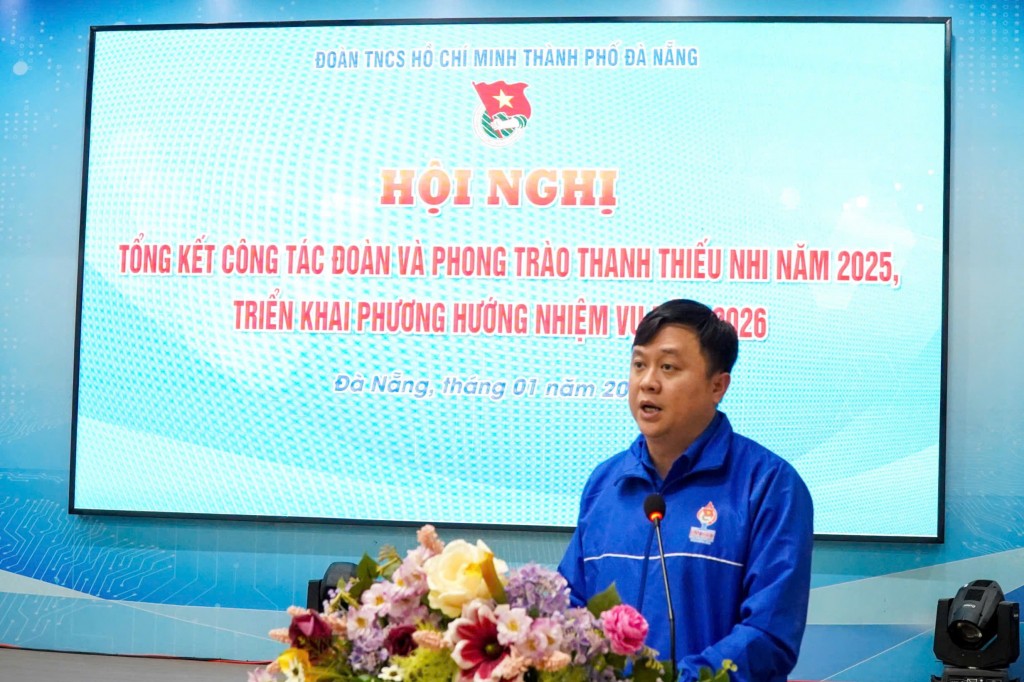 Anh Lê Công Hùng, Phó Chủ tịch MTTQ Việt Nam thành phố, Bí thư Thành đoàn Đà Nẵng phát biểu tại hội nghị Anh Lê Công Hùng, Phó Chủ tịch MTTQ Việt Nam thành phố, Bí thư Thành đoàn Đà Nẵng phát biểu tại hội nghị