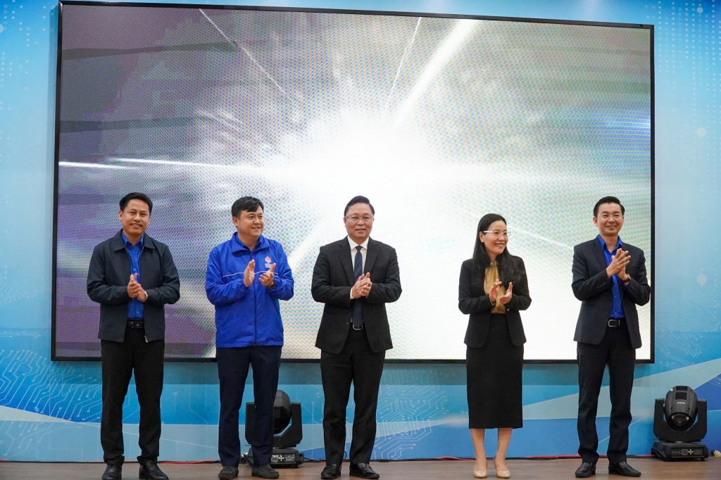 Thành đoàn Đà Nẵng ra mắt Chuyên trang Tuyên truyền Nghị quyết Đại hội Đoàn Thành đoàn Đà Nẵng ra mắt Chuyên trang Tuyên truyền Nghị quyết Đại hội Đoàn