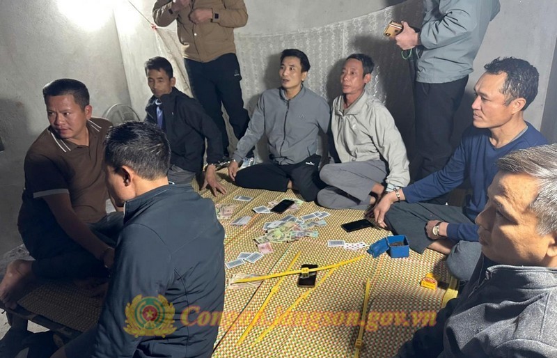 Lạng Sơn: Công an xã Tri Lễ bắt 7 đối tượng đánh bạc
