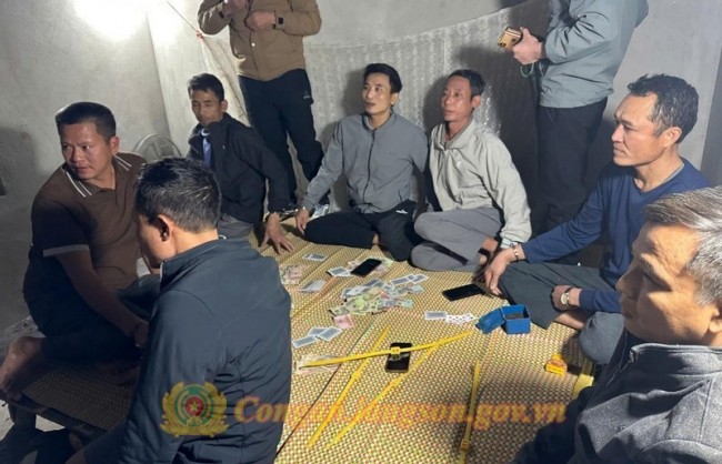Lạng Sơn: Công an xã Tri Lễ bắt 7 đối tượng đánh bạc