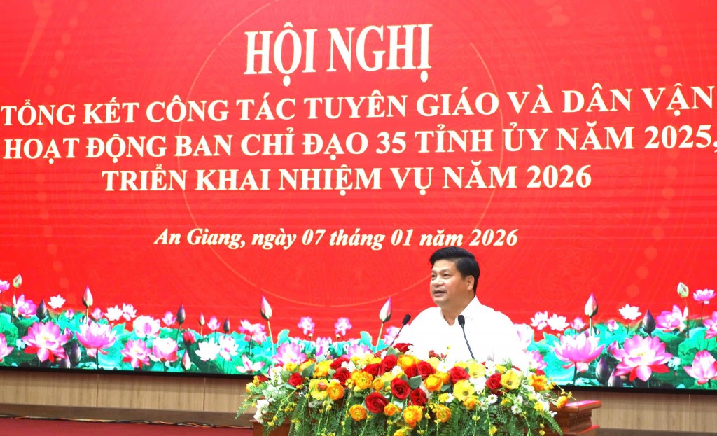 Ủy viên Ban Thường vụ, Trưởng ban Tuyên giáo và Dân vận Tỉnh ủy Tống Phước Trường phát biểu tại hội nghị (ảnh: Thu Anh)