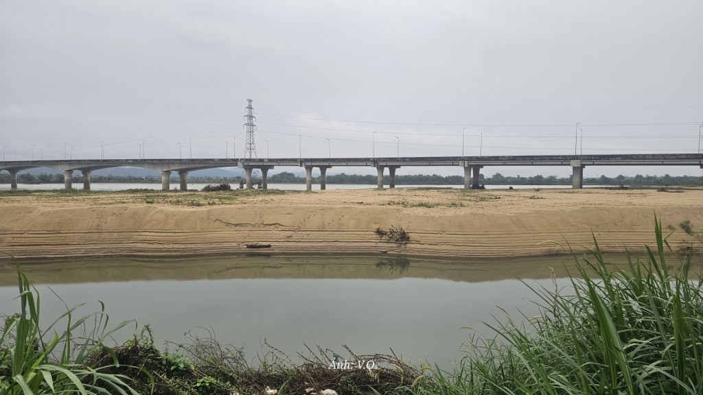 Siết chặt hoạt động khai thác khoáng sản trái phép ven sông Thu Bồn Siết chặt hoạt động khai thác khoáng sản trái phép ven sông Thu Bồn