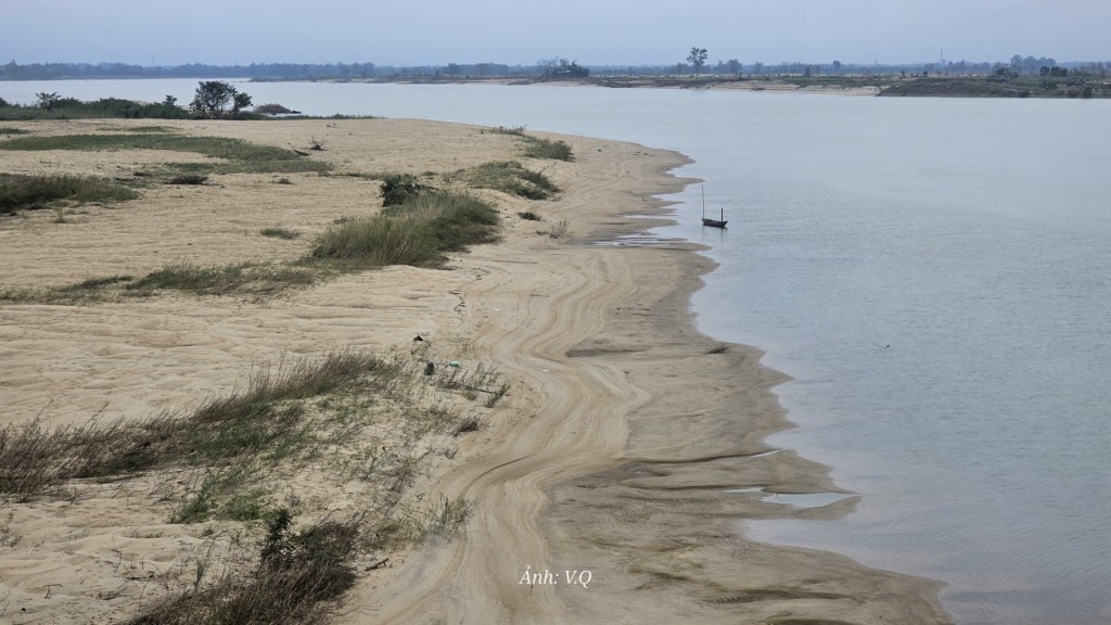 Siết chặt hoạt động khai thác khoáng sản trái phép ven sông Thu Bồn Siết chặt hoạt động khai thác khoáng sản trái phép ven sông Thu Bồn