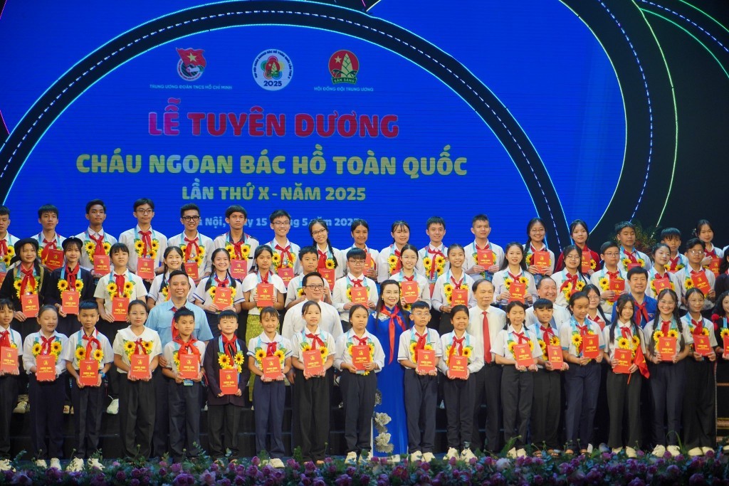 Lễ tuyên dương Cháu ngoan Bác Hồ 