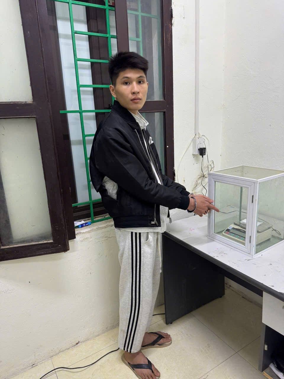 Đối tượng Bàn Phù Quyên cùng tang vật Đối tượng Bàn Phù Quyên cùng tang vật