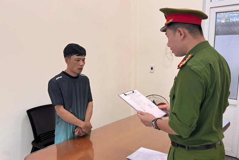 Đối tượng Trần Đức Giang tại cơ quan Công an Đối tượng Trần Đức Giang tại cơ quan Công an