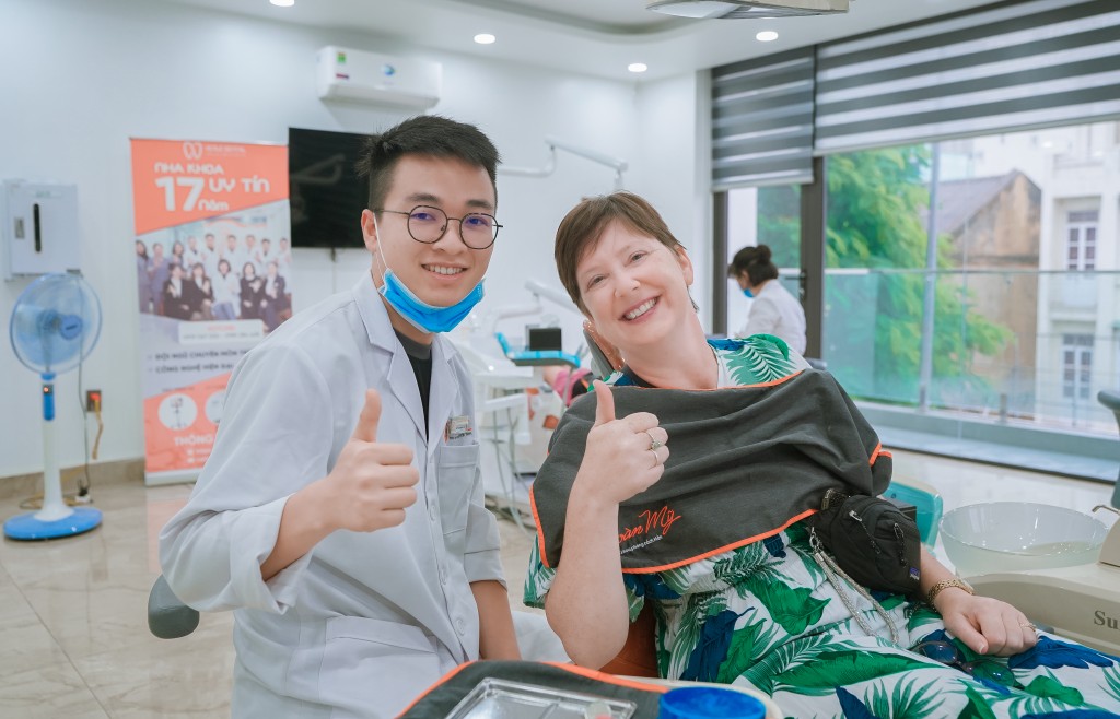 Cấy ghép Implant toàn hàm: "Hồi sinh" chức năng ăn nhai và nụ cười toả nắng