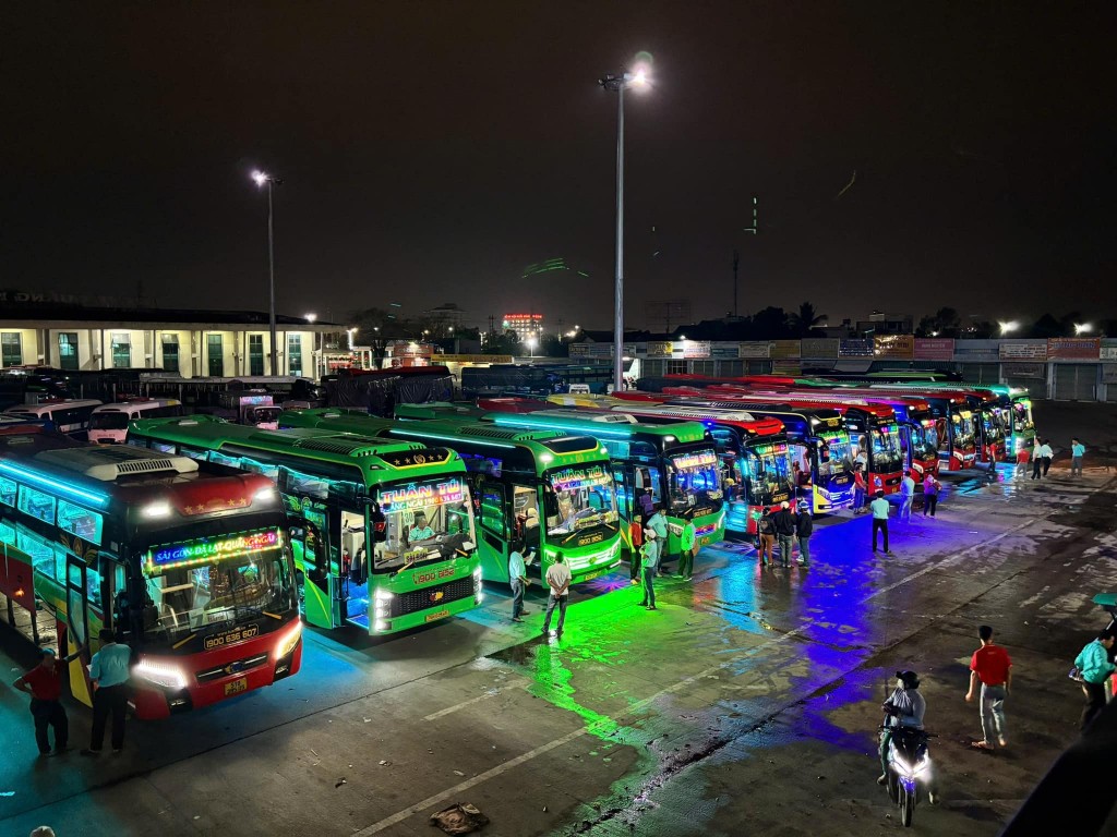 Quảng Ngãi yêu cầu các bến xe, nhà tàu tuyệt đối không để hành khách kẹt lại trong đêm giao thừa
