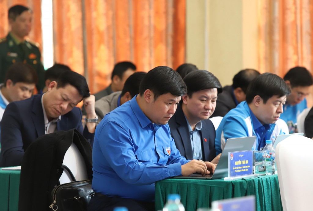 Đại biểu tham dự hội nghị