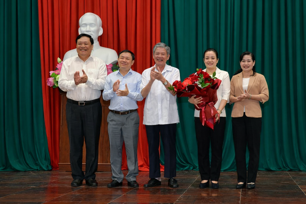 Đồng chí Nguyễn Hải Trâm giữ chức Phó Bí thư Thường trực Đảng ủy TAND Tối cao Đồng chí Nguyễn Hải Trâm giữ chức Phó Bí thư Thường trực Đảng ủy TAND Tối cao
