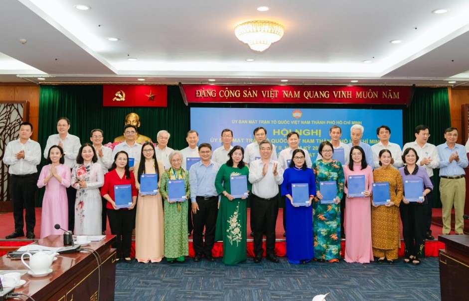 Phát huy cao vai trò MTTQ Việt Nam TP Hồ Chí Minh đối với sự phát triển chung