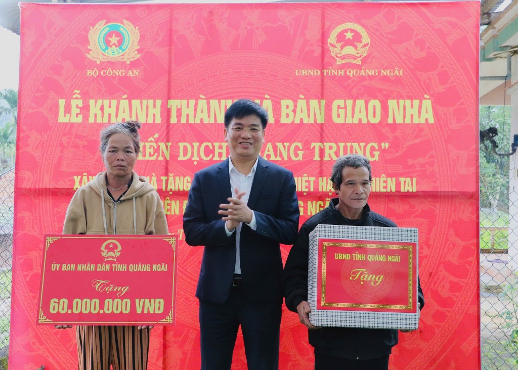 Quảng Ngãi: Thắm nghĩa tình trong căn nhà mới trên đại ngàn Gò Rô