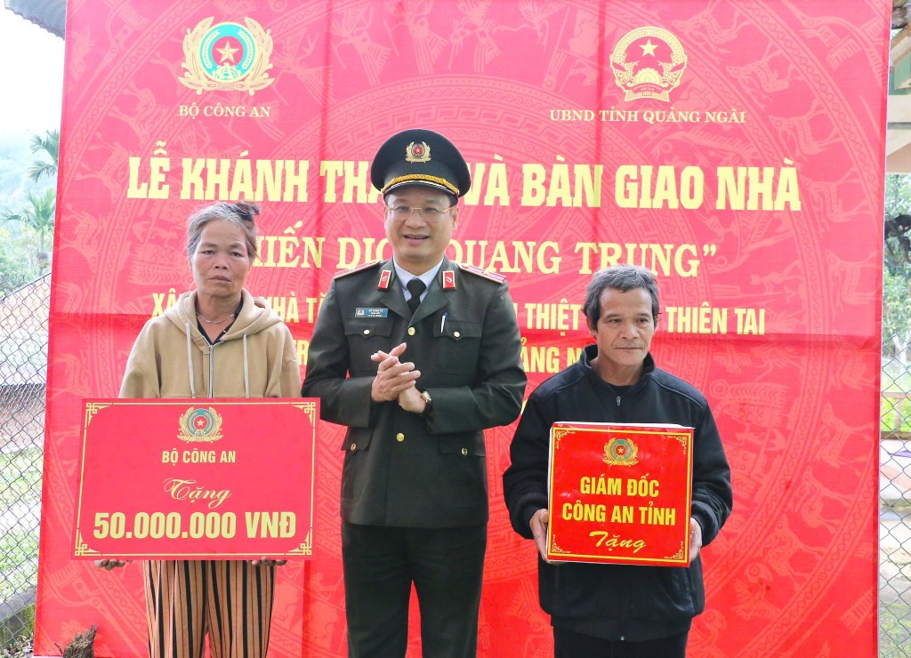 Quảng Ngãi: Thắm nghĩa tình trong căn nhà mới trên đại ngàn Gò Rô