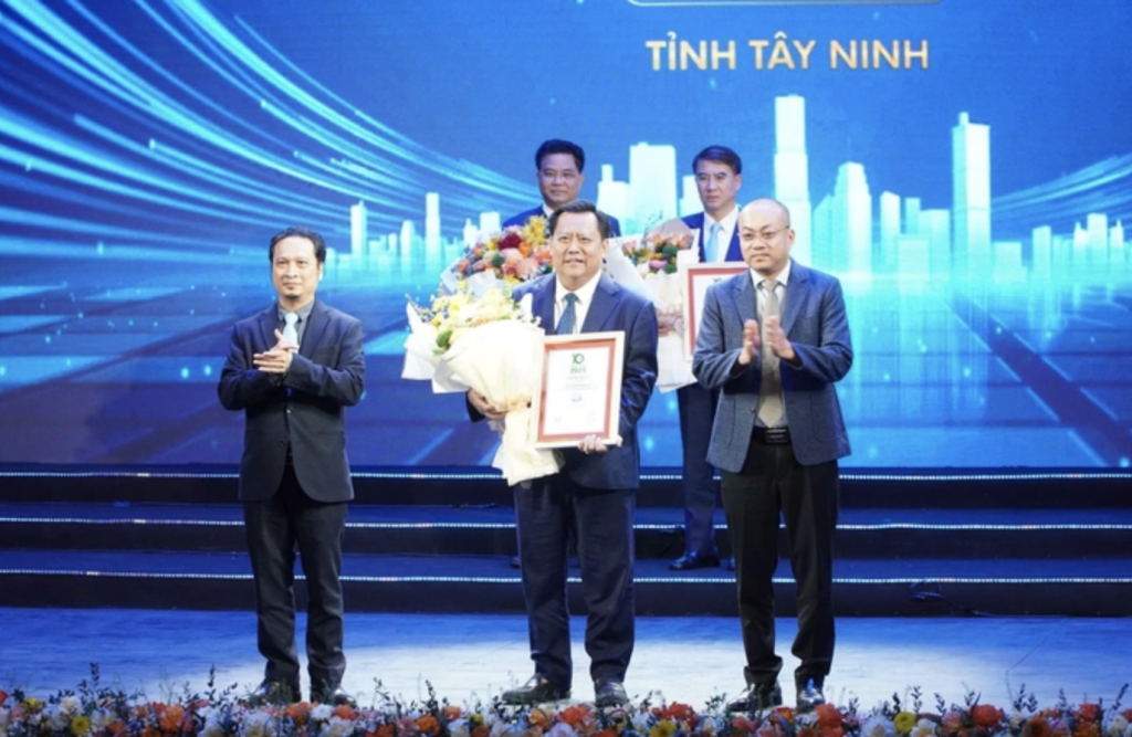 Tây Ninh tiếp tục vào top 10 địa phương thu hút doanh nghiệp lớn Tây Ninh tiếp tục vào top 10 địa phương thu hút doanh nghiệp lớn