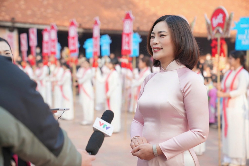 nhà giáo Lê Thị Thu Chung – Hiệu trưởng Trường Tiểu học Lý Thường Kiệt nhà giáo Lê Thị Thu Chung – Hiệu trưởng Trường Tiểu học Lý Thường Kiệt