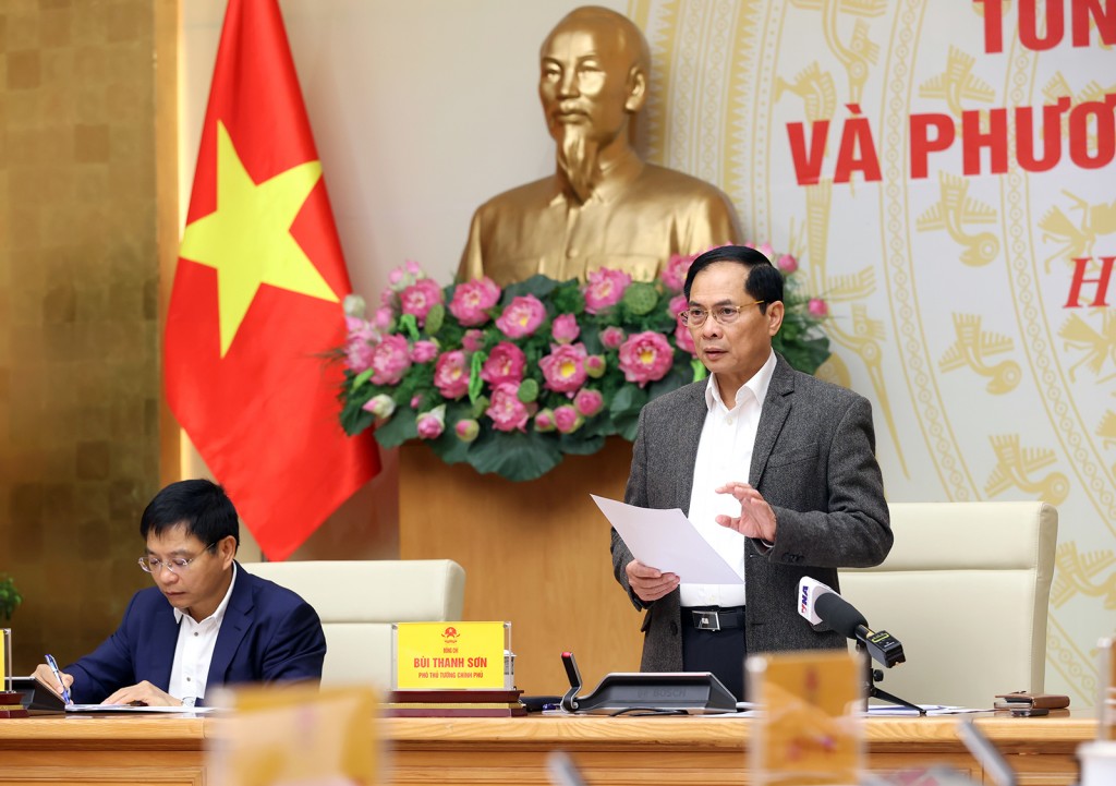 Phó Thủ tướng yêu cầu các bộ, ngành, địa phương phải xác định công tác chống buôn lậu, gian lận thương mại, hàng giả là nhiệm vụ trọng tâm, ưu tiên hàng đầu, lâu dài, thường xuyên liên tục - Ảnh: VGP/Hải Minh