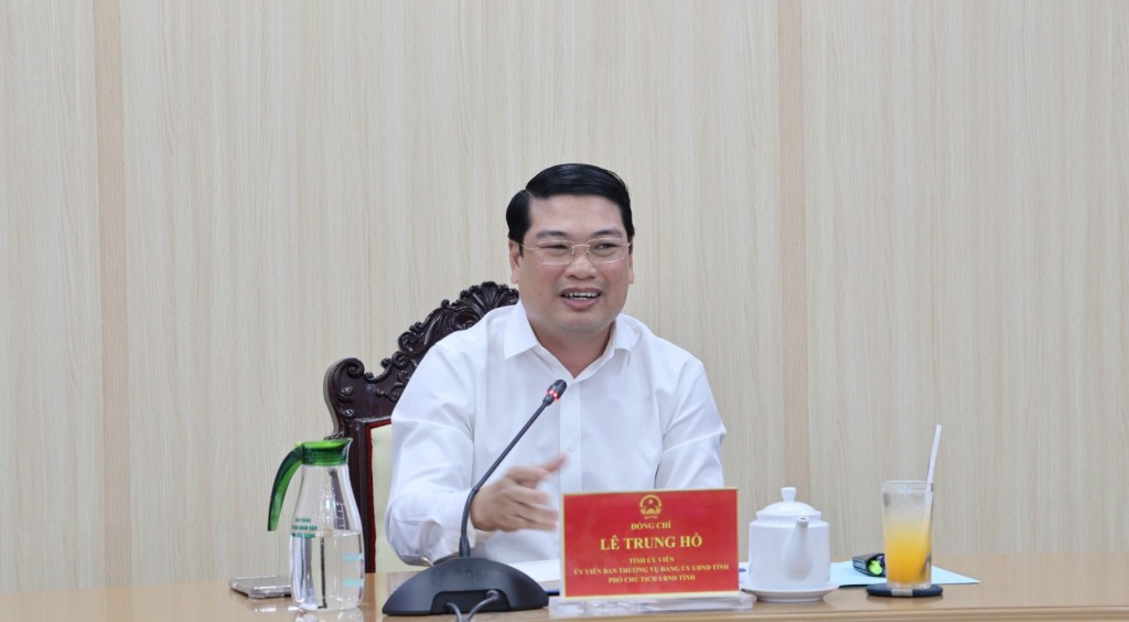 Phó Chủ tịch UBND tỉnh An Giang Lê Trung Hồ phát biểu chỉ đạo tại cuộc họp (ảnh: Như Ngọc)