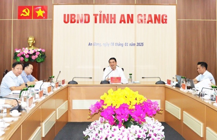 Thúc đẩy giải ngân đầu tư công, gắn trách nhiệm người đứng đầu