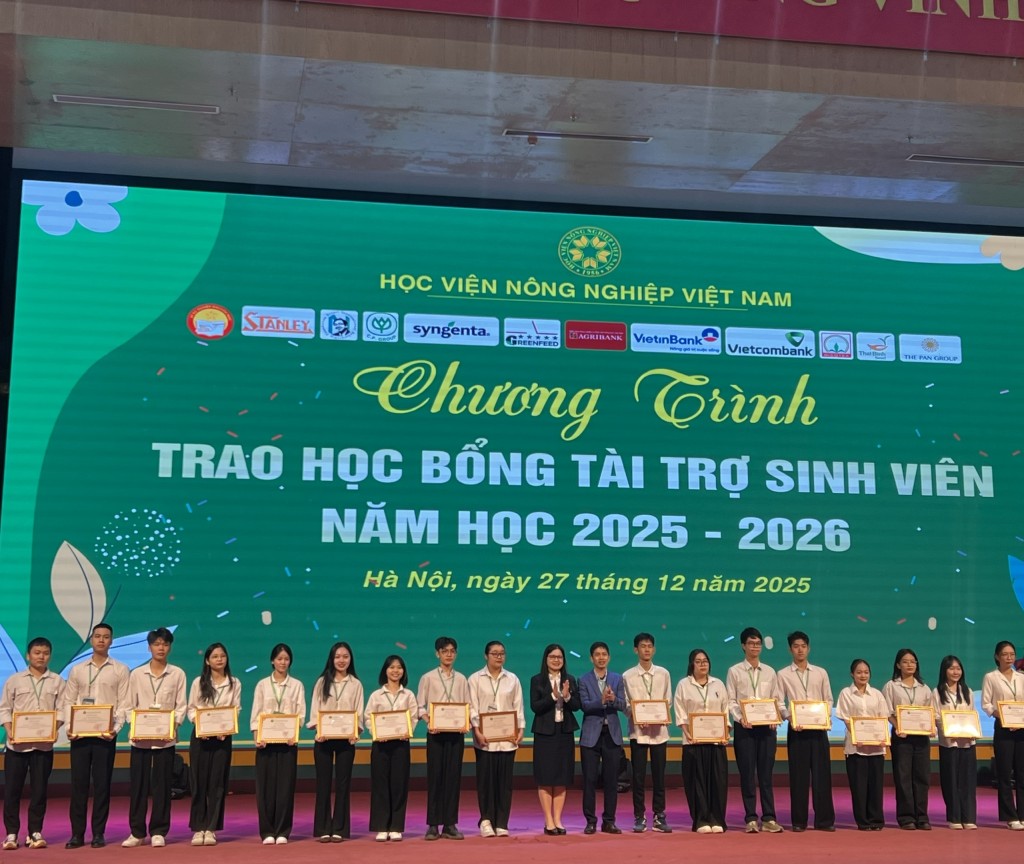 Học viện Nông nghiệp Việt Nam trao học bổng cho sinh viên năm học 2025 - 2026 Học viện Nông nghiệp Việt Nam trao học bổng cho sinh viên năm học 2025 - 2026
