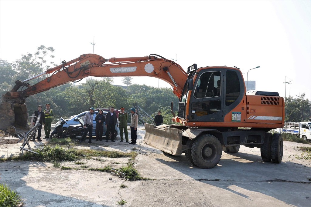 Xã Sóc Sơn ra quân xử lý điểm nghẽn về văn minh đô thị Xã Sóc Sơn ra quân xử lý điểm nghẽn về văn minh đô thị