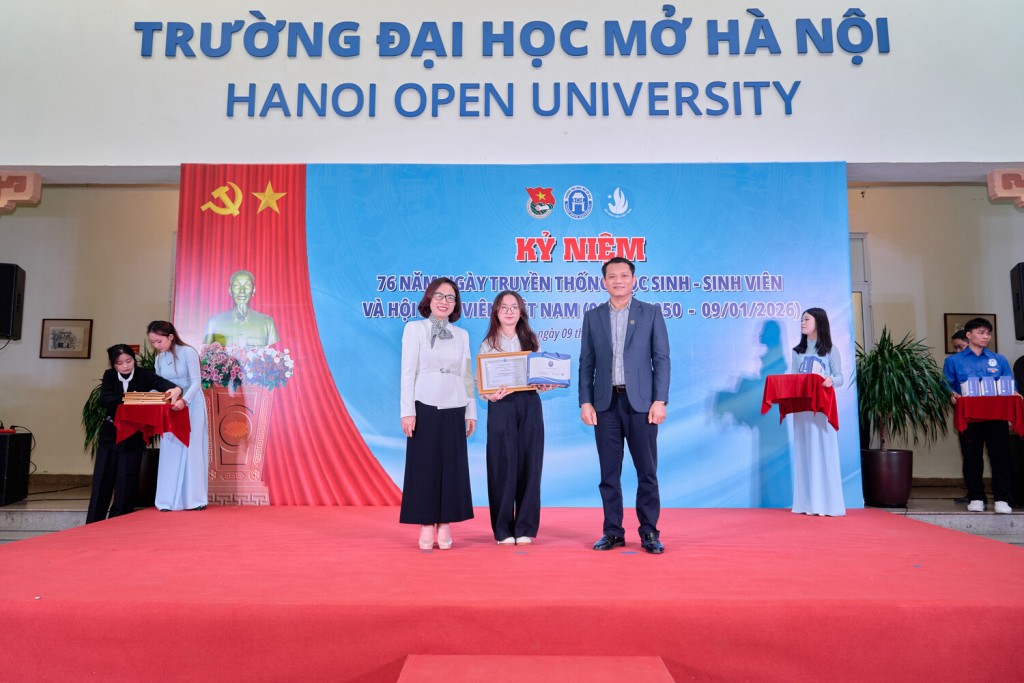 Khơi dậy khát vọng cống hiến của sinh viên trường Mở Khơi dậy khát vọng cống hiến của sinh viên trường Mở