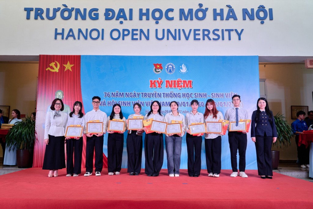 Khơi dậy khát vọng cống hiến của sinh viên trường Mở Khơi dậy khát vọng cống hiến của sinh viên trường Mở