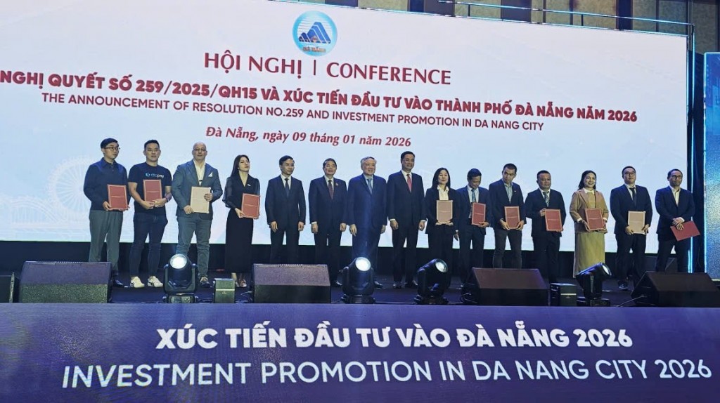 Hội nghị, Ủy ban nhân dân thành phố Đà Nẵng đã công bố các Quyết định chấp thuận chủ trương đầu tư, Quyết định chấp thuận nhà đầu tư, Giấy chứng nhận đăng ký đầu tư,