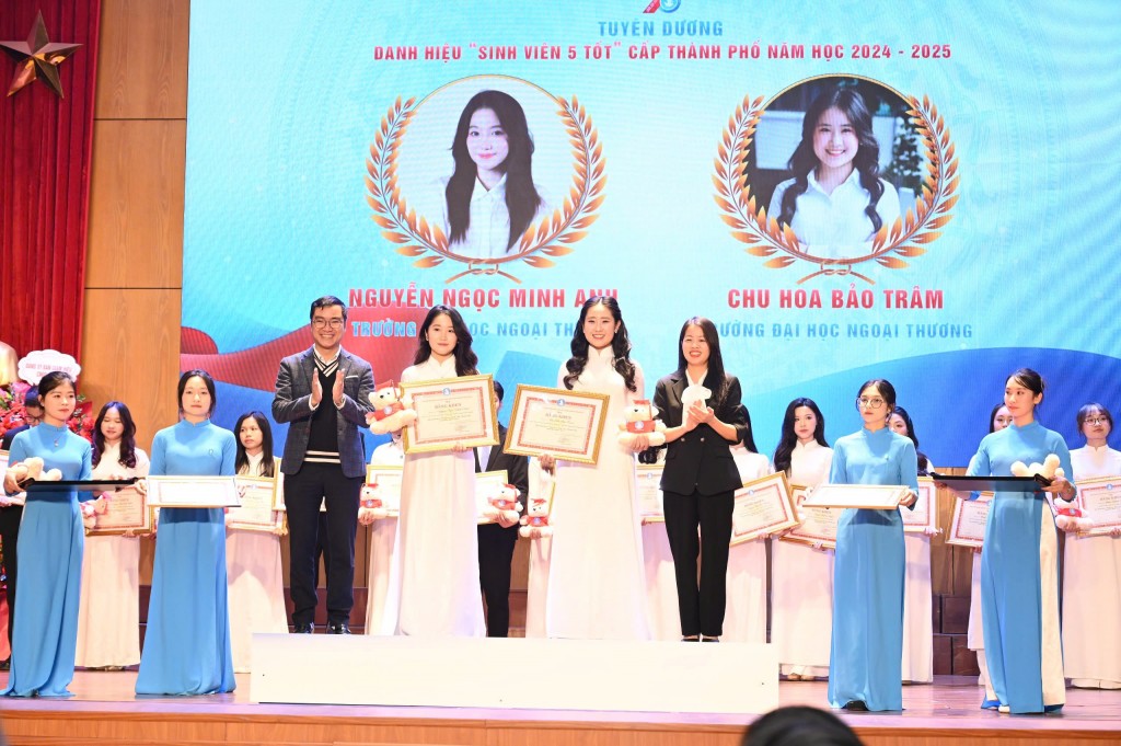 Thắp sáng truyền thống, tôn vinh khát vọng sinh viên Thủ đô