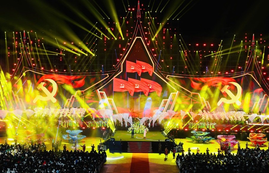 Viêng Chăn rực sáng đêm nghệ thuật "Việt - Lào: Bản trường ca hữu nghị"