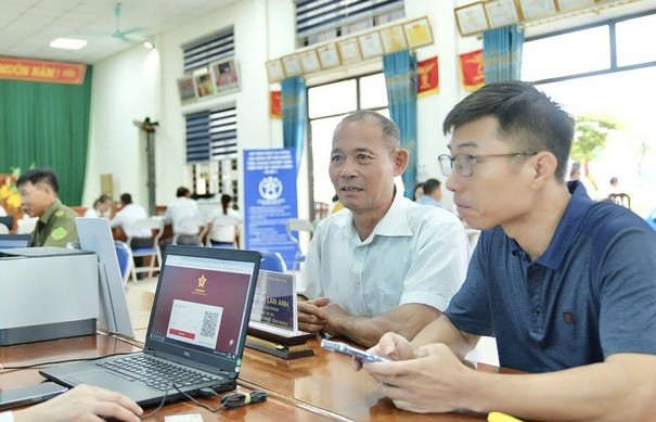 Hà Nội: Phổ cập kỹ năng sử dụng dịch vụ công số tại 126 xã, phường