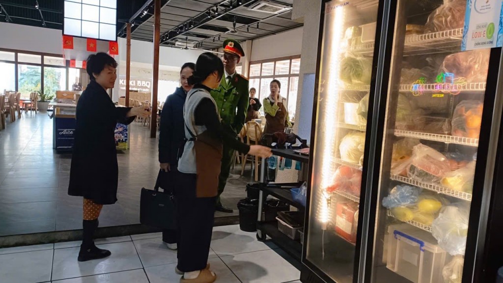 Xã Sóc Sơn kiểm tra đảm bảo an toàn thực phẩm dịp Tết