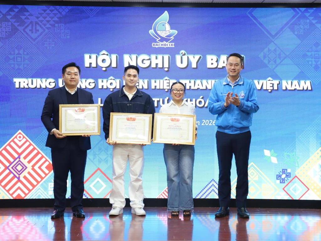 Phó Chủ tịch Thường trực Trung ương Hội LHTN Việt Nam Nguyễn Kim Quy Phó Chủ tịch Thường trực Trung ương Hội LHTN Việt Nam Nguyễn Kim Quy