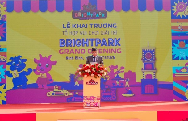 Ông Hoàng Mạnh Quân - Giám đốc Công ty Cổ phần Phát triển Golf Thiên Đường phát biểu tại buổi lễ khai trương. Ông Hoàng Mạnh Quân - Giám đốc Công ty Cổ phần Phát triển Golf Thiên Đường phát biểu tại buổi lễ khai trương.