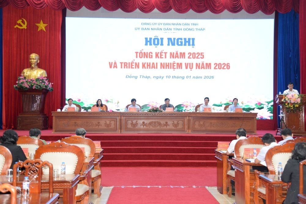 Đồng chí Phạm Thành Ngại, Phó Bí thư Tỉnh ủy, Bí thư Đảng ủy UBND tỉnh, Chủ tịch UBND tỉnh Đồng Tháp chủ trì hội nghị. Tham dự hội nghị còn có các đồng chí trong Ban Thường vụ Tỉnh ủy, các Phó Bí thư Đảng ủy UBND tỉnh, Phó Chủ tịch UBND tỉnh Đồng Tháp, lãnh đạo các sở, ban, ngành và địa phương.