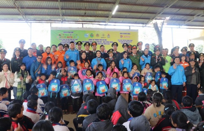 Hành trình nghĩa tình đến với đồng bào vùng cao Lào Cai