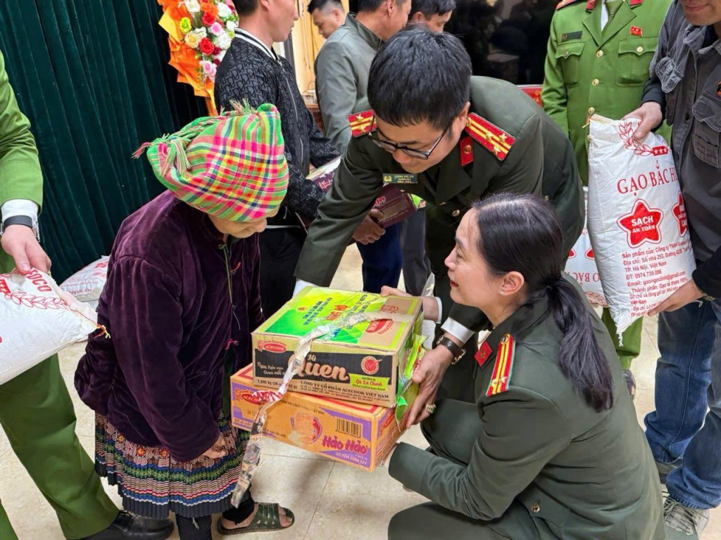 Hành trình nghĩa tình đến với đồng bào vùng cao Lào Cai