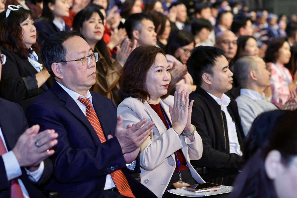 Các đại biểu dự Hội nghị - Ảnh: VGP/Nhật Bắc Các đại biểu dự Hội nghị - Ảnh: VGP/Nhật Bắc