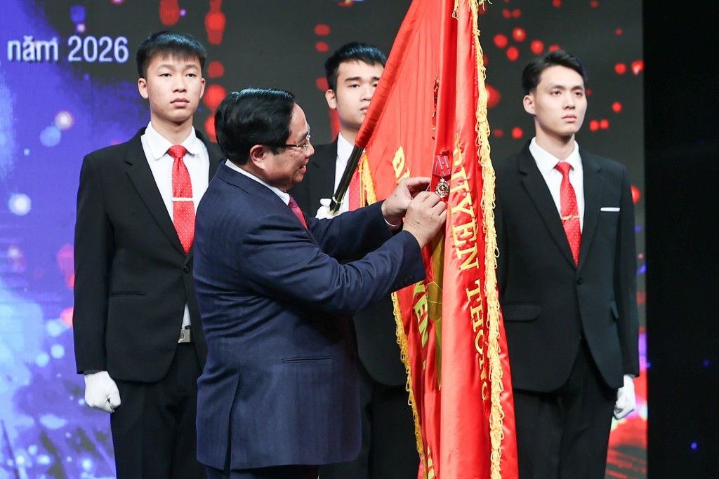 Thay mặt lãnh đạo Đảng, Nhà nước, Thủ tướng Phạm Minh Chính trao Huân chương Lao động hạng Nhất tặng Đài Truyền hình Việt Nam - Ảnh: VGP/Nhật Bắc Thay mặt lãnh đạo Đảng, Nhà nước, Thủ tướng Phạm Minh Chính trao Huân chương Lao động hạng Nhất tặng Đài Truyền hình Việt Nam - Ảnh: VGP/Nhật Bắc