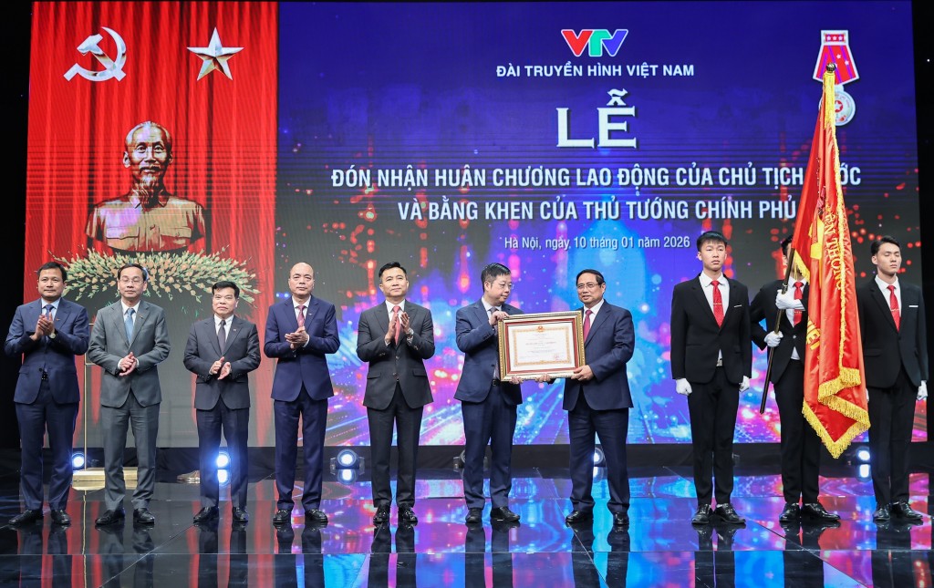 Thay mặt lãnh đạo Đảng, Nhà nước, Thủ tướng Phạm Minh Chính trao Huân chương Lao động hạng Nhất tặng Đài Truyền hình Việt Nam - Ảnh: VGP/Nhật Bắc Thay mặt lãnh đạo Đảng, Nhà nước, Thủ tướng Phạm Minh Chính trao Huân chương Lao động hạng Nhất tặng Đài Truyền hình Việt Nam - Ảnh: VGP/Nhật Bắc