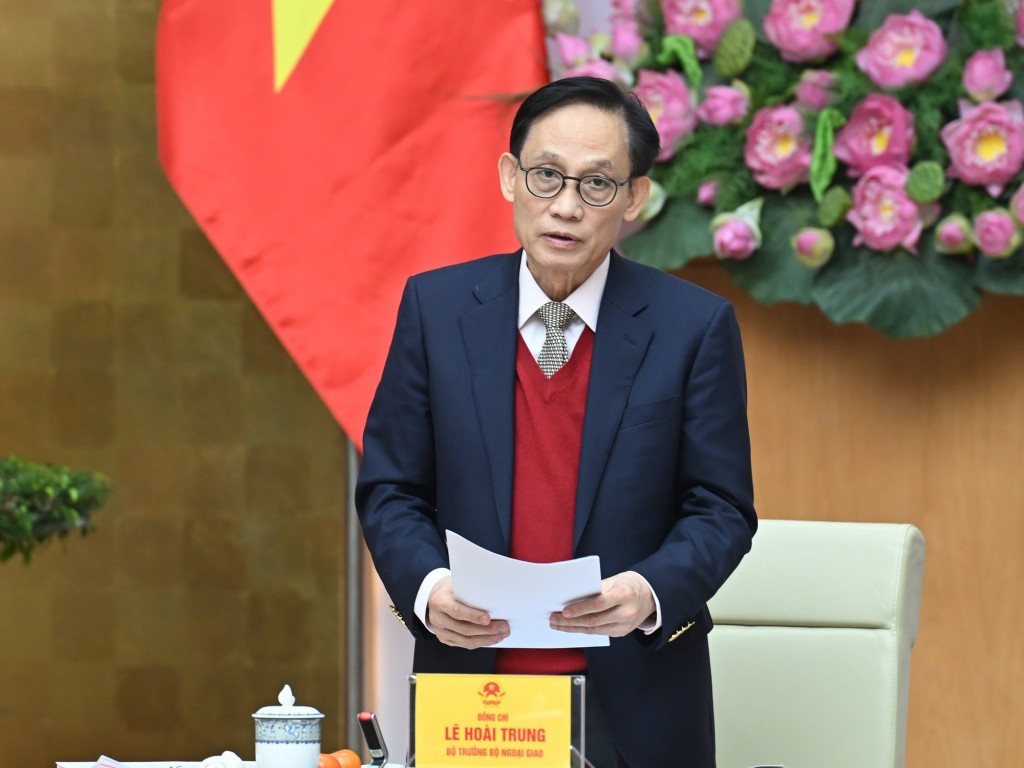 Bí thư Trung ương Đảng, Bộ trưởng Bộ Ngoại giao Lê Hoài Trung phát biểu tại Hội nghị - Ảnh: VGP/Nhật Bắc Bí thư Trung ương Đảng, Bộ trưởng Bộ Ngoại giao Lê Hoài Trung phát biểu tại Hội nghị - Ảnh: VGP/Nhật Bắc