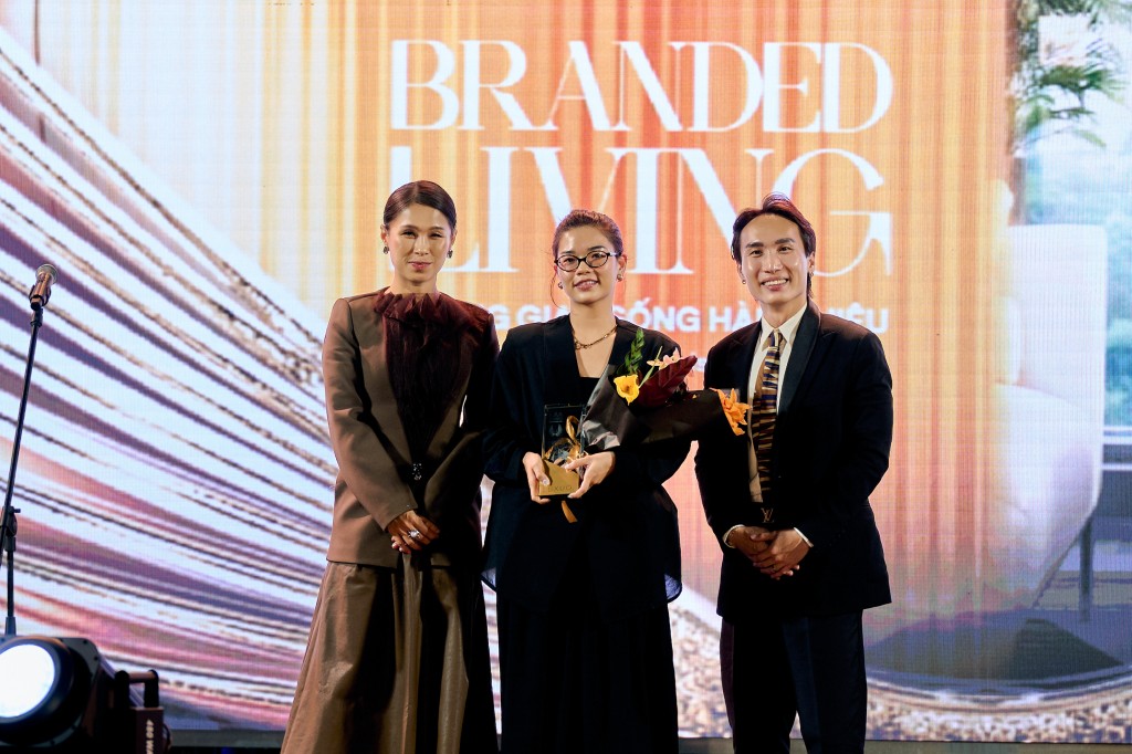 Thương hiệu cũng được trao giải “Best Property Campaign of The Year” cho chiến dịch Branded Living by Masterise Homes, ghi nhận nỗ lực trong việc định hình và lan tỏa giá trị không gian sống hàng hiệu tại Việt Nam