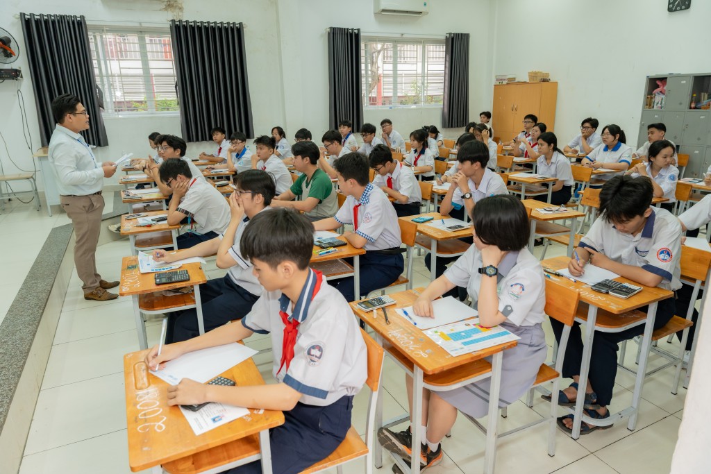 Gần 4.000 học sinh giỏi tranh tài tại kỳ thi giải toán trên máy tính cầm tay