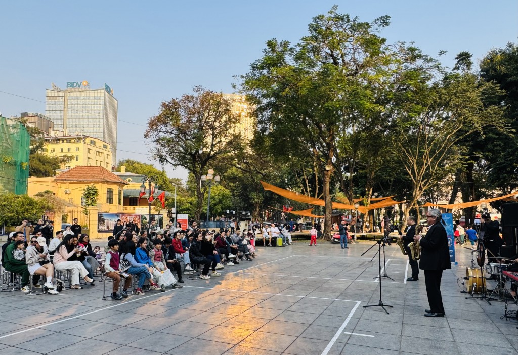 Chương trình diễn ra chiều Chủ nhật ngày 12/1 ghi nhận số lượng khán giả đông đảo vượt trội