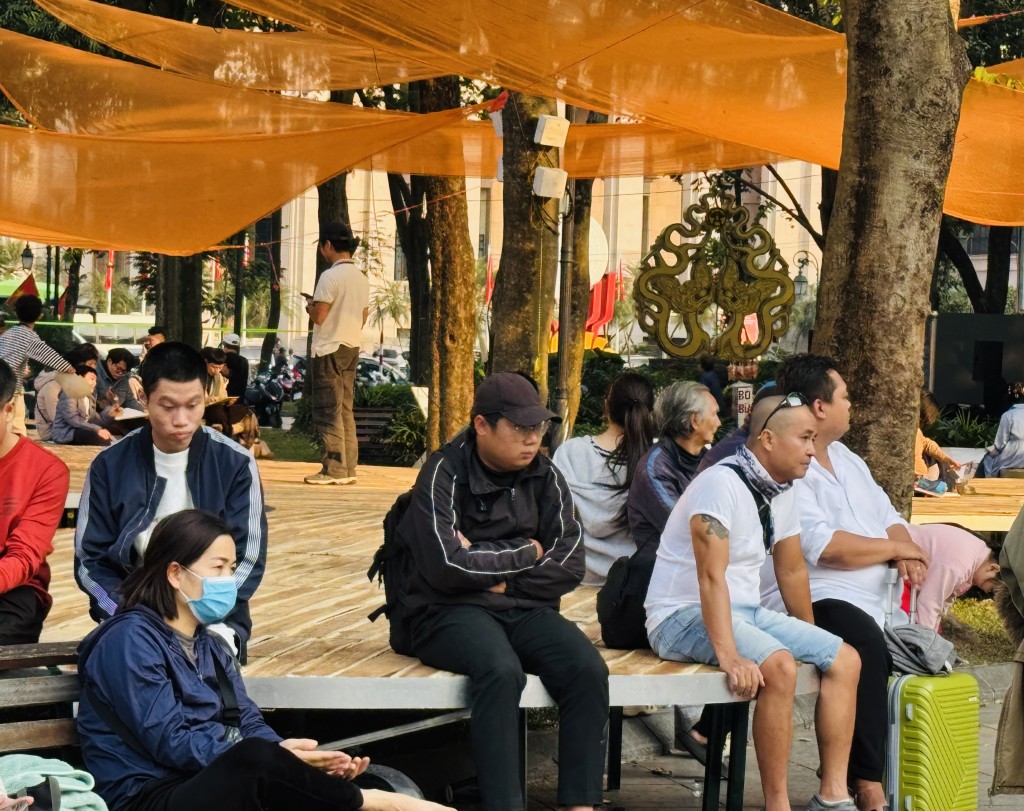 Sân khấu mở tiệp với không gian của “Tụ hội sáng tạo” thu hút đông đảo khán giả đến tbuowngr thức