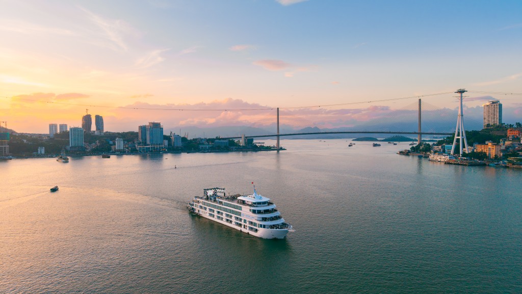 Du lịch Quảng Ninh luôn là ngành kinh tế mũi nhọn