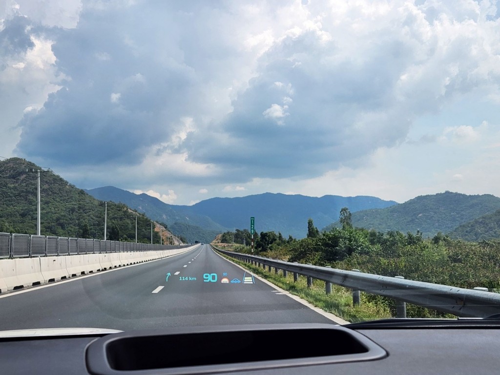 Hệ thống ADAS trên VF 7 được anh Đức đánh giá cao.