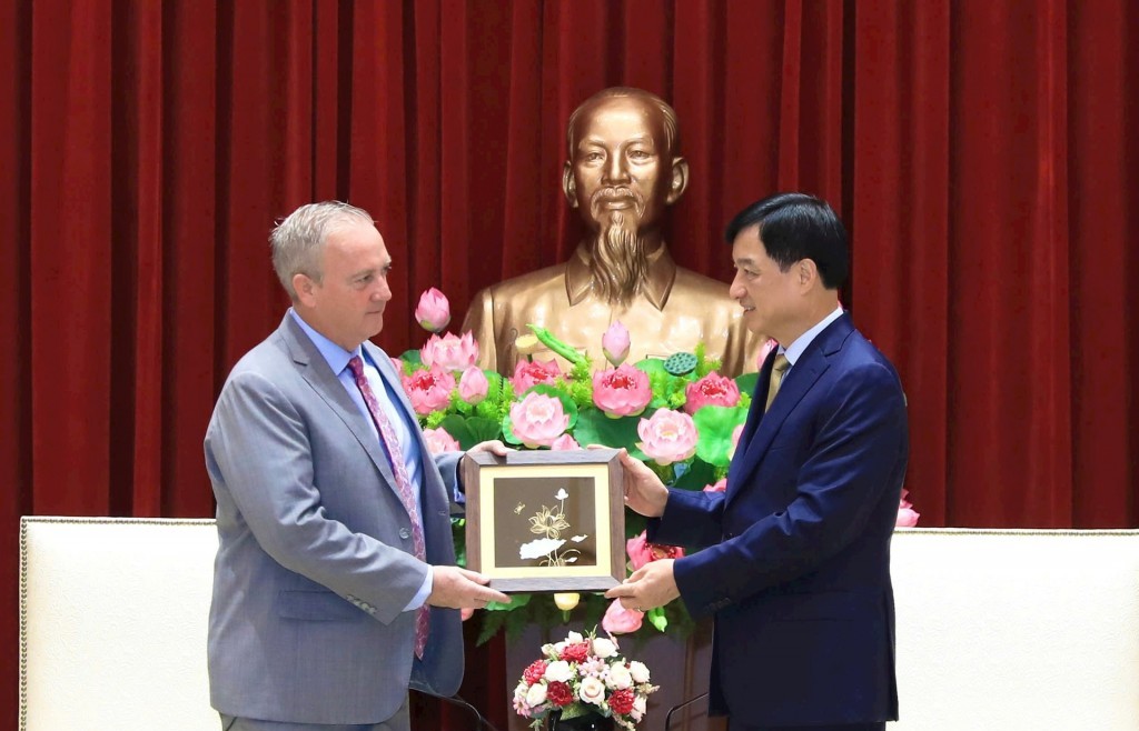 Hỗ trợ, kết nối cho Hà Nội phát triển ngành công nghiệp bán dẫn