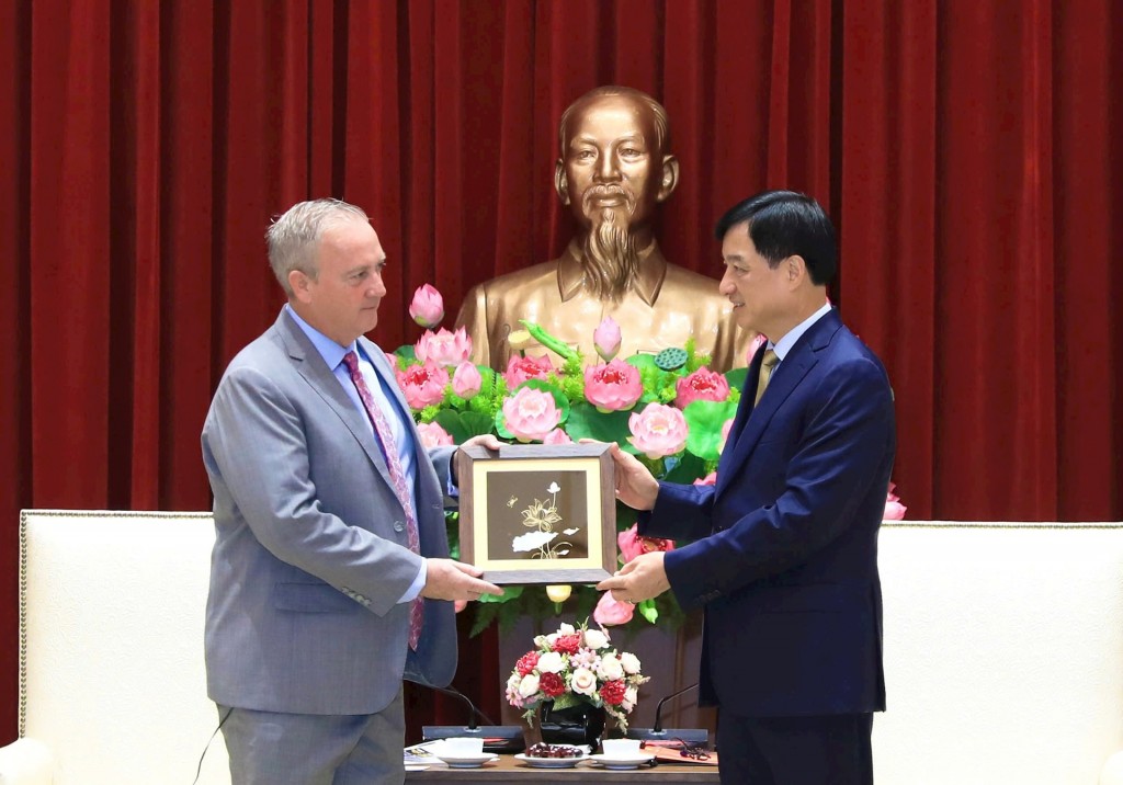 Hỗ trợ, kết nối cho Hà Nội phát triển ngành công nghiệp bán dẫn